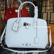 Louis Vuitton M55024 Milla MM Craie